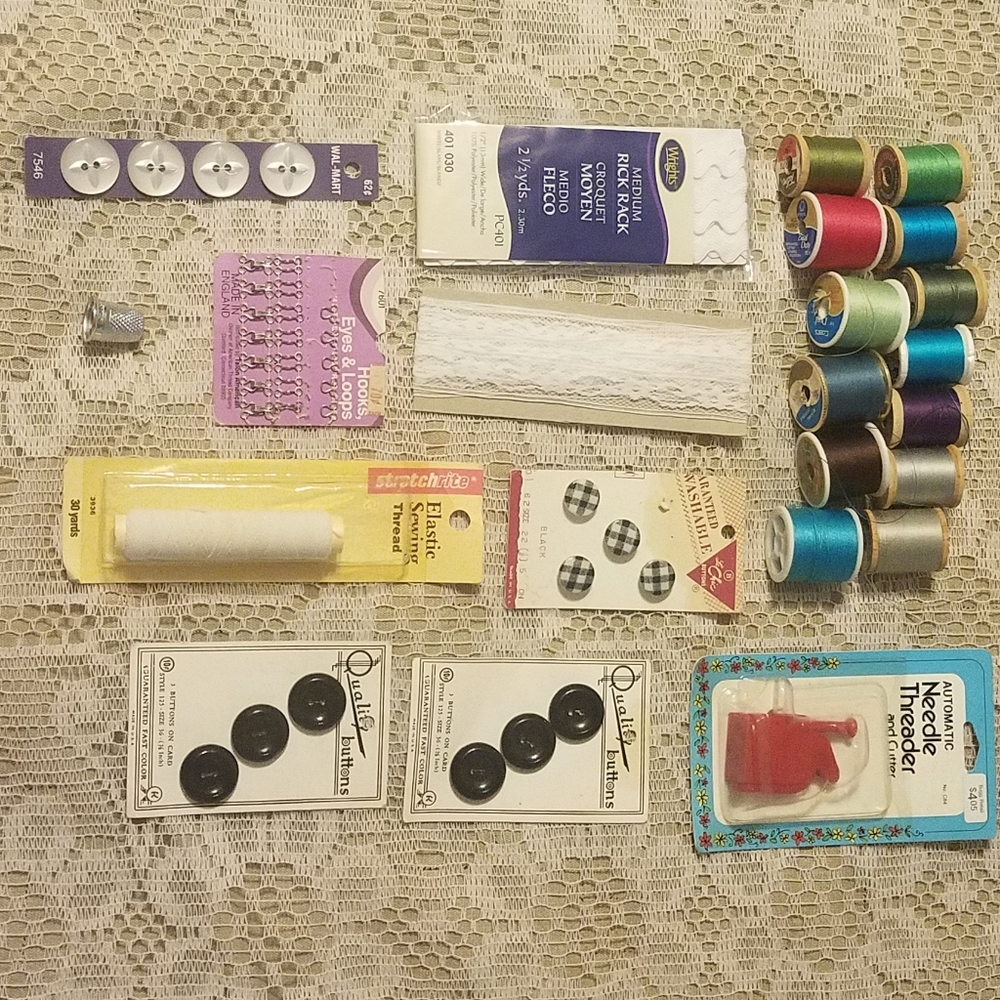 23 Piece Vintage Sewing Supplies